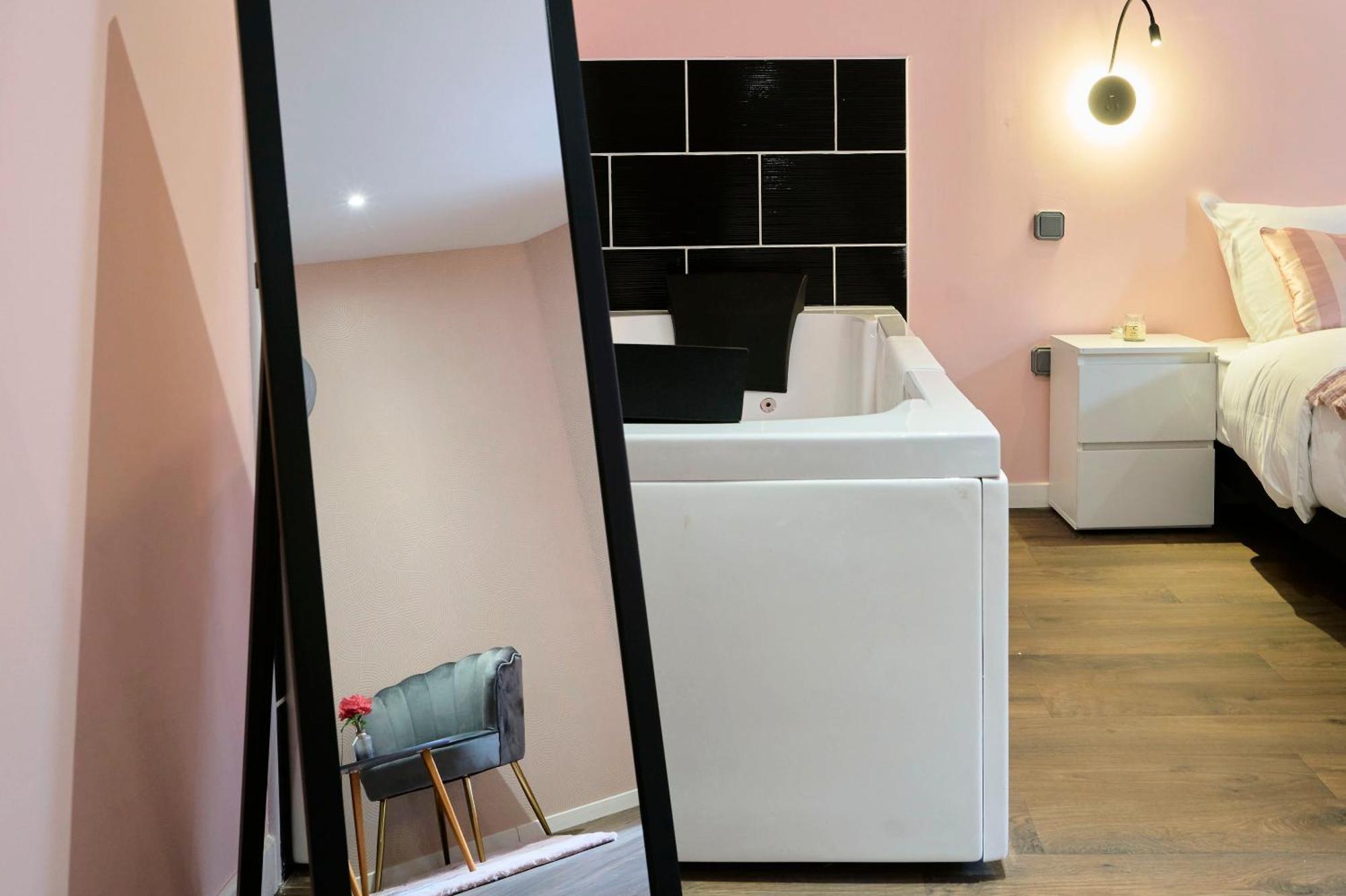 Ng Prestige L Lille L Tourcoing - Bouvines - Balneo & Cuisine Apartamento Exterior foto